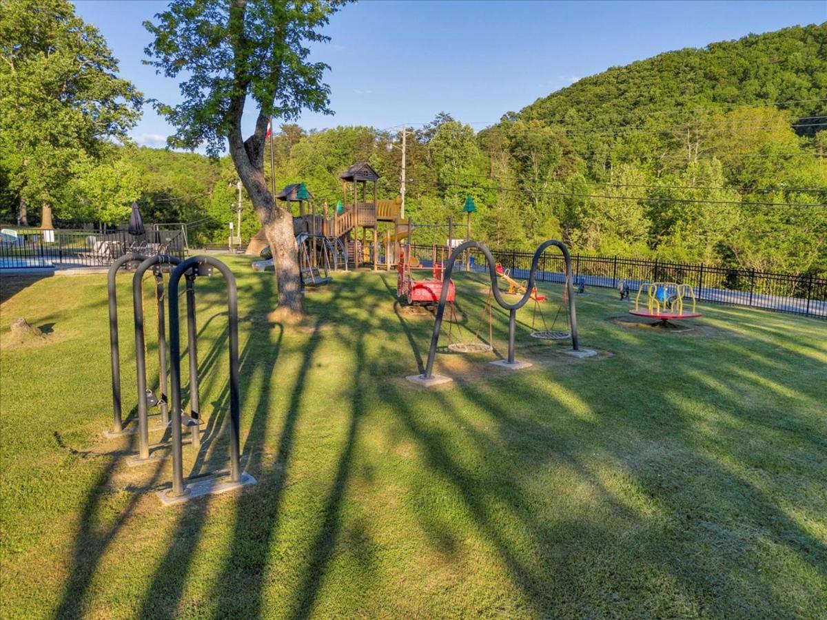 Cabin Oasis Near Smoky Mountains Pigeon Forge Exterior foto