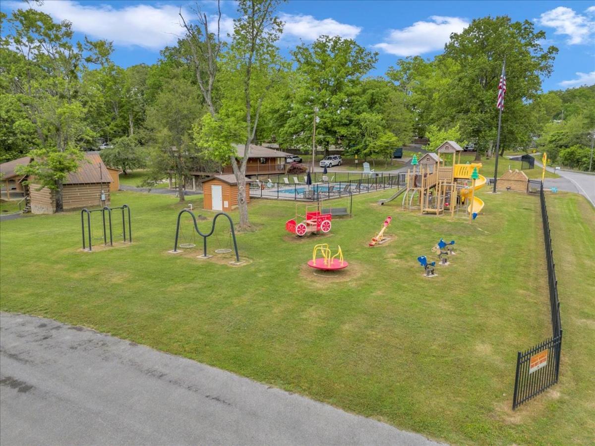 Cabin Oasis Near Smoky Mountains Pigeon Forge Exterior foto