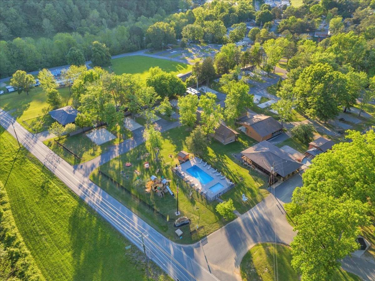 Cabin Oasis Near Smoky Mountains Pigeon Forge Exterior foto